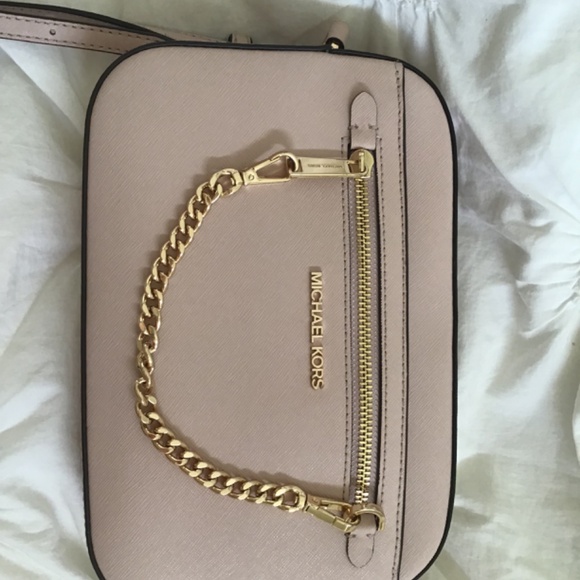 Like New Michael Kors Jet Set pink Saffiano leather messenger crossbody bag - Picture 2 of 7